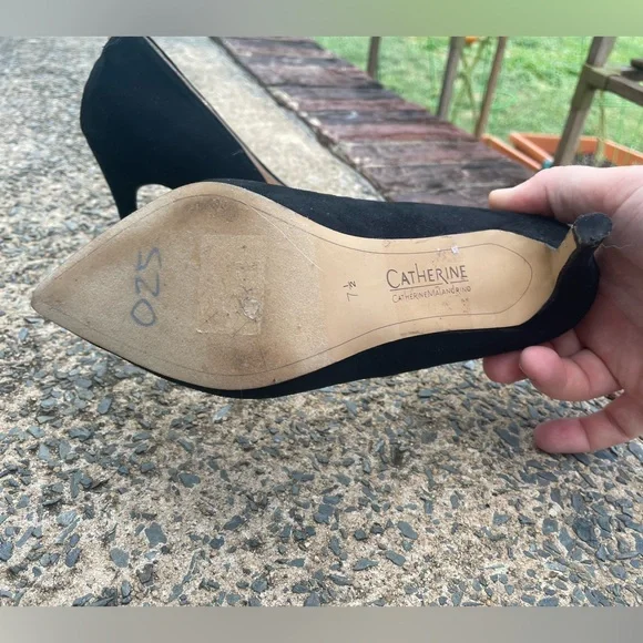 Black Velvet Catherine Malandrino Heels - Picture 7 of 10